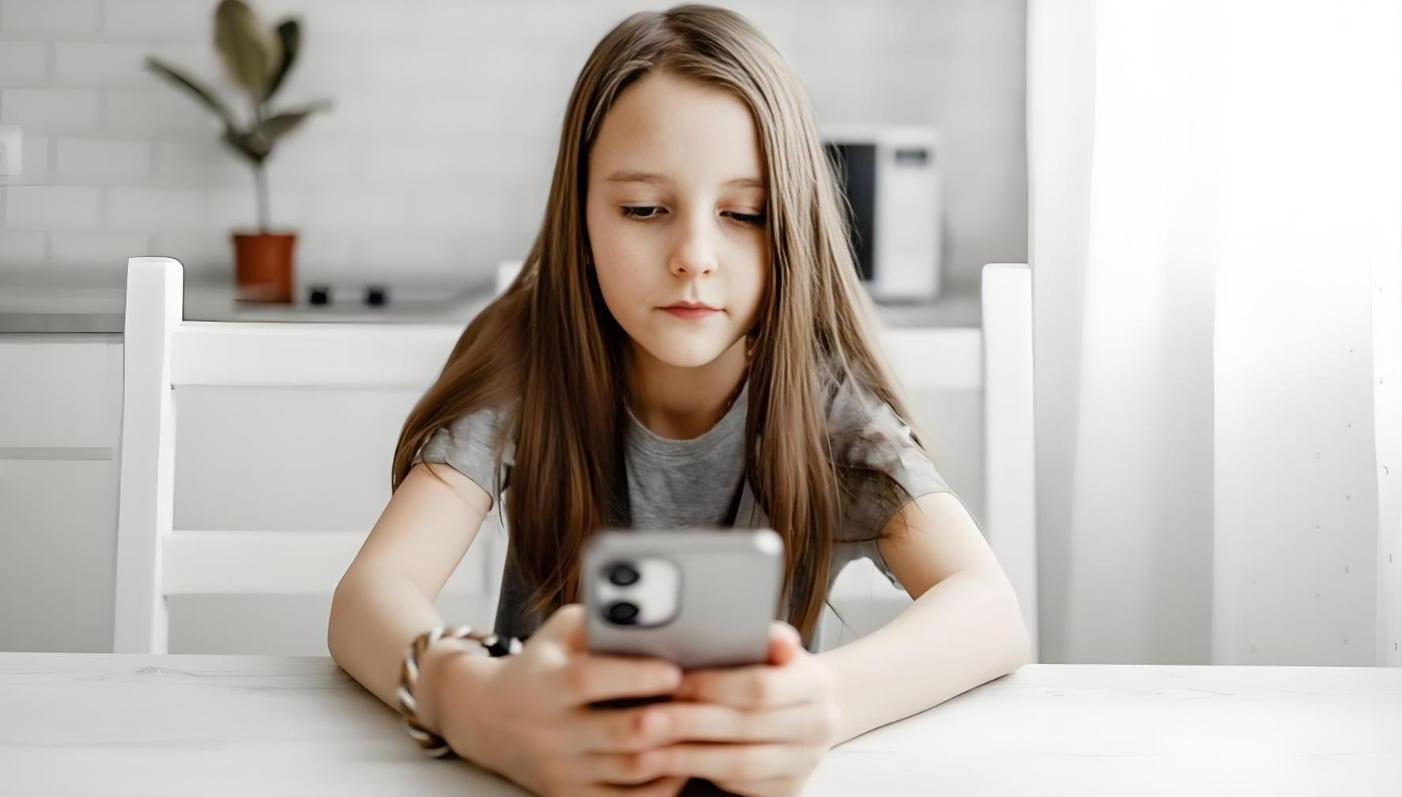 미성년자 무절제 소셜미디어 사용 경계해야