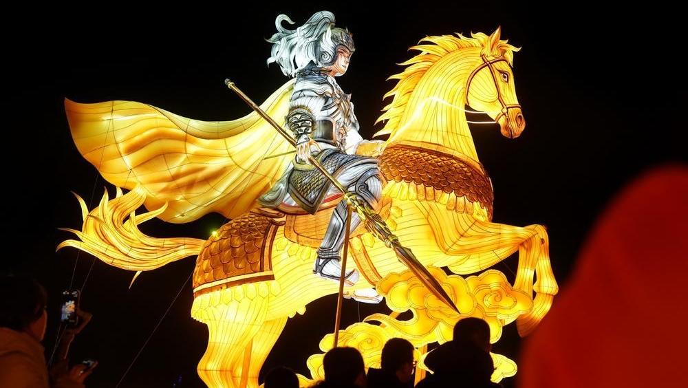 하북, 화려한 꽃등으로 음력설 분위기 물씬